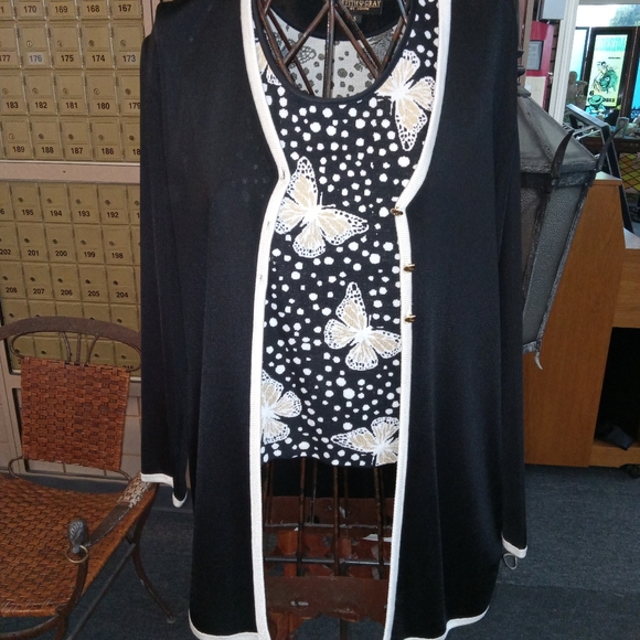 Black and White Butterfly Dress with Cardigan - Picture 3 of 5